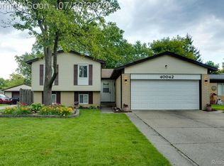 40042 Stimpson Dr, Sterling Heights, MI 48310
