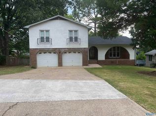 11208 Mountaincrest Dr SE, Huntsville, AL 35803