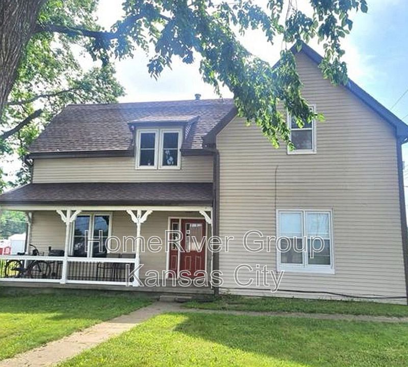 2nd image of 202 S Camden St #3