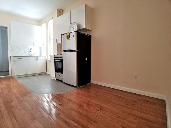 2nd image of 837 Bedford Ave APT A1