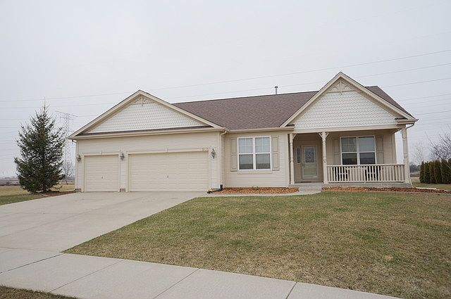 1st image of 905 Willow Ln