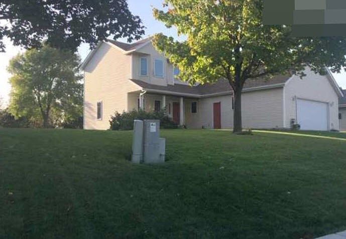 2nd image of 2005 4th St NE