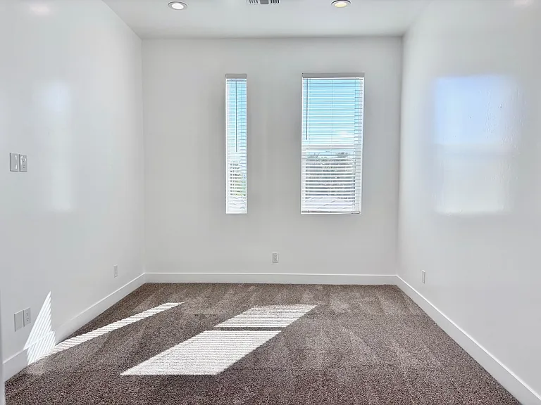 4020 N 12th St #4 — Photo 55