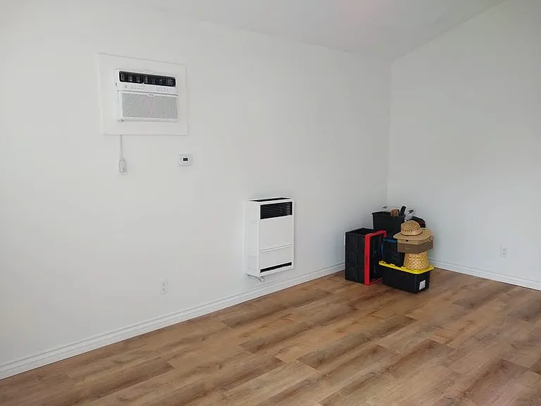 322 1/2 E Wilshire Ave #322-1/2 — Photo 3