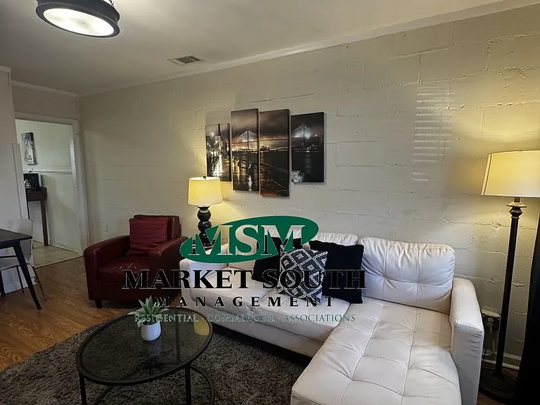 317 W Huntingdon St #A — Photo 12