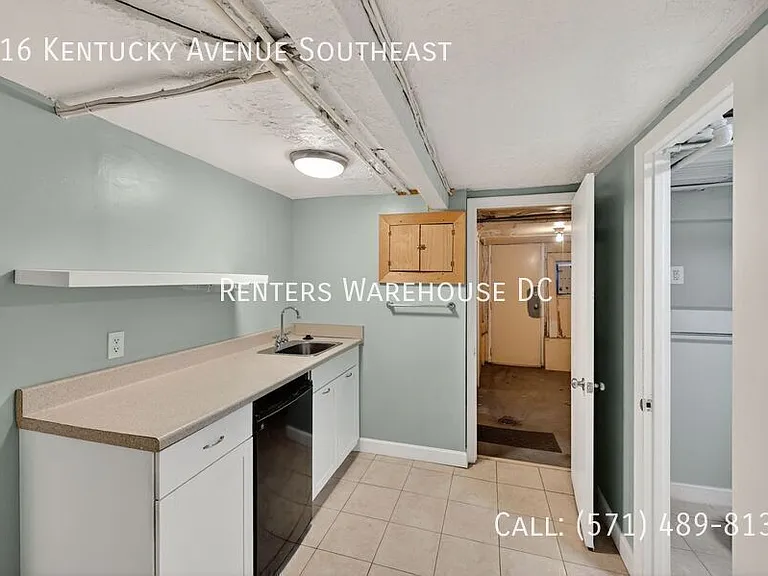 816 Kentucky Ave SE — Photo 36