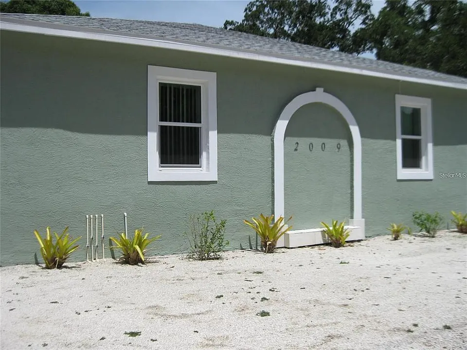 2009 Cocoanut Ave #2