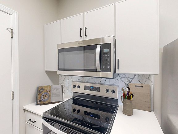 Newly Renovated Kitchen with Quartz Countertops