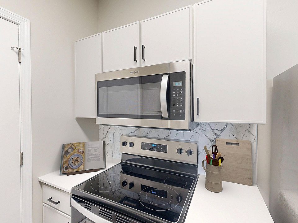 Newly Renovated Kitchen with Quartz Countertops