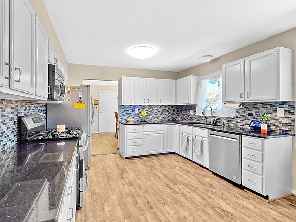 3rd image of 4N064 Norris Ave