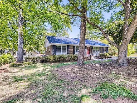 2nd image of 400 Vinecrest Dr
