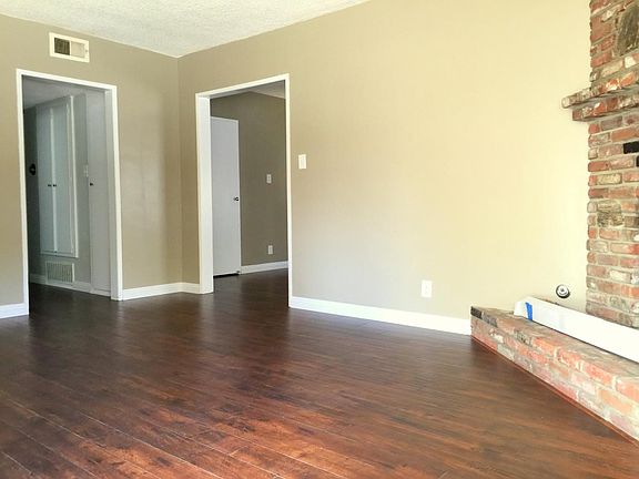 4th image of 420 N Marguerita Ave APT A