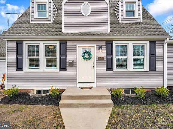 4th image of 330 Hazel Ave