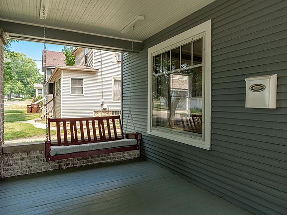 2nd image of 613 Napoleon St