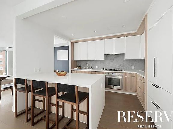 4th image of 180 6th Ave APT 4D