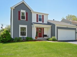 912 Royal Glen Ln, Carol Stream, IL
