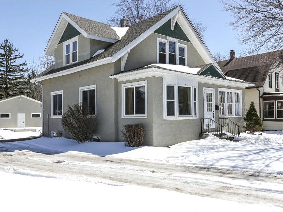 1st image of 301 Pine St S