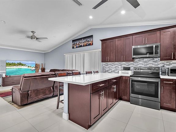 2nd image of 8601 NW 54th St