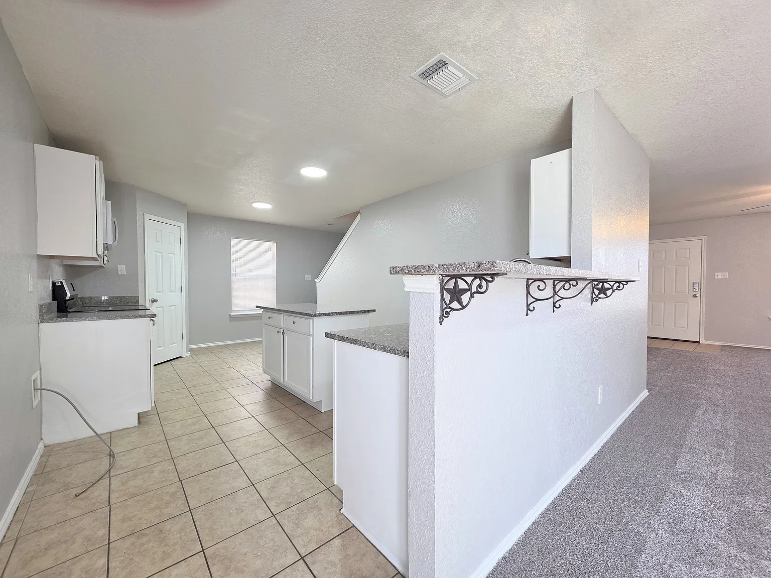 4 bed, 1945 sqft, $1,795 — Photo 4