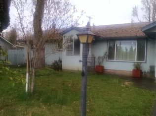 2735 Castle Dr, Springfield, OR 97477