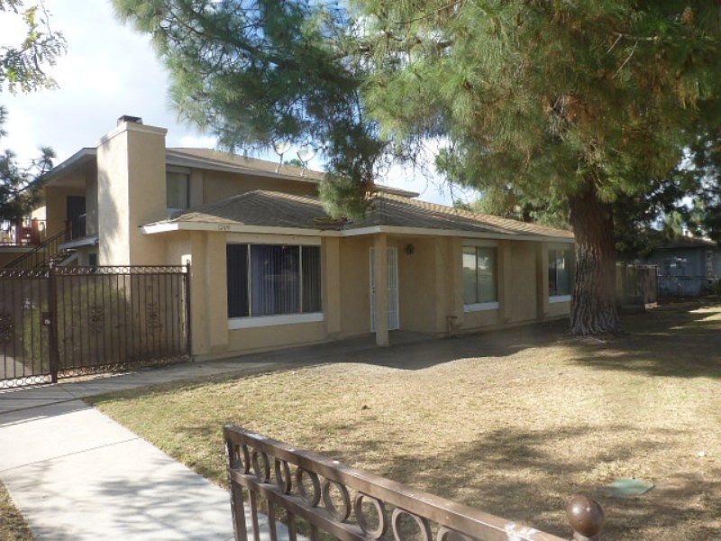 1st image of 1209 Oxford Dr