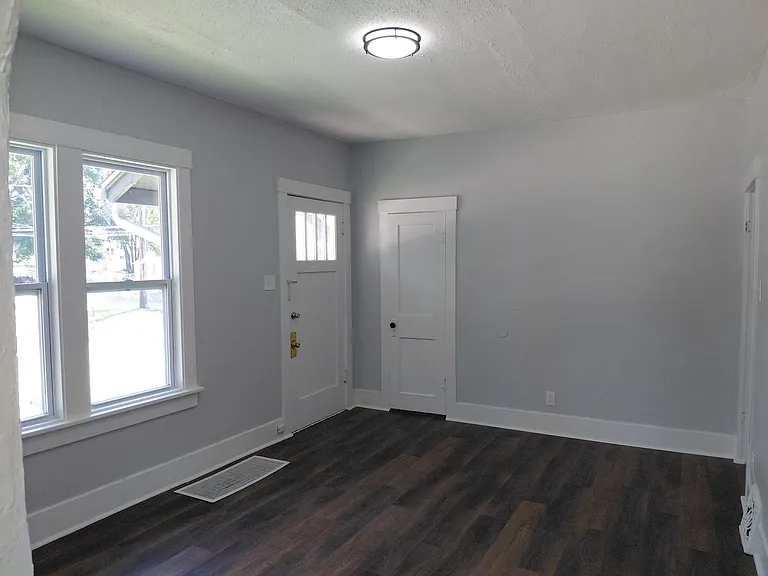 1008 SW 17th St — Photo 4