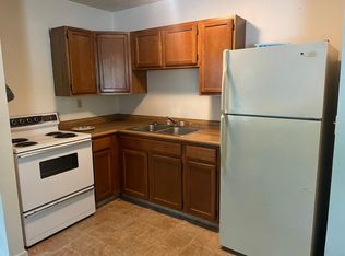 515 Elm St APT 1, Greencastle, IN 46135