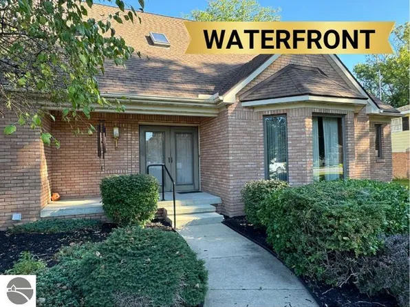 501 Wilcox Pkwy, Clare, MI 48617