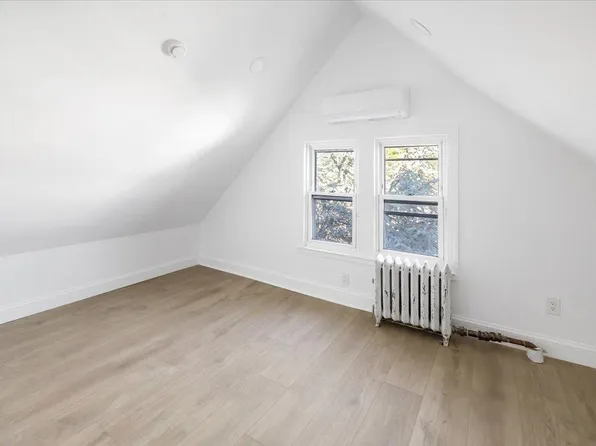 46 Garden Place image 19 of 34