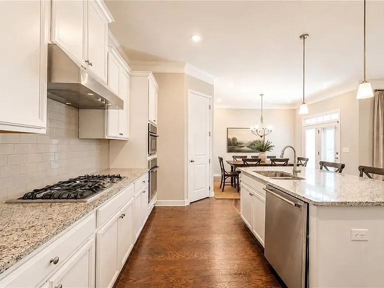 165 Mansfield Dr — Photo 8