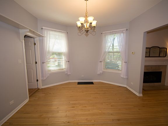 4th image of 5857 W Dakin St #1
