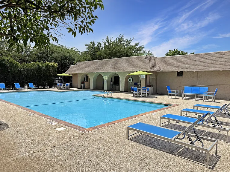 Prestonwood Hillcrest Apartments — Photo 12