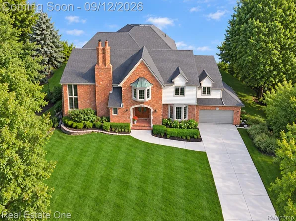 1982 Heritage Hill Ct, Rochester Hills, MI 48306