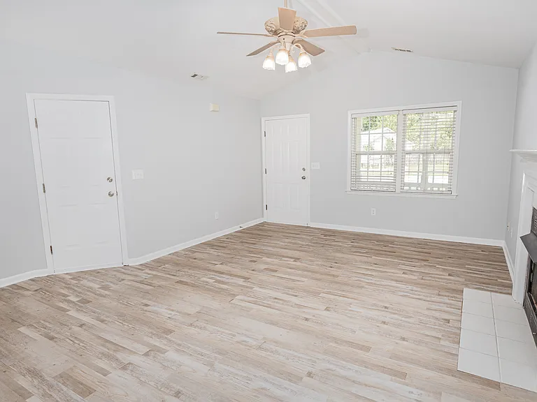 212 Forest Park Dr — Photo 4