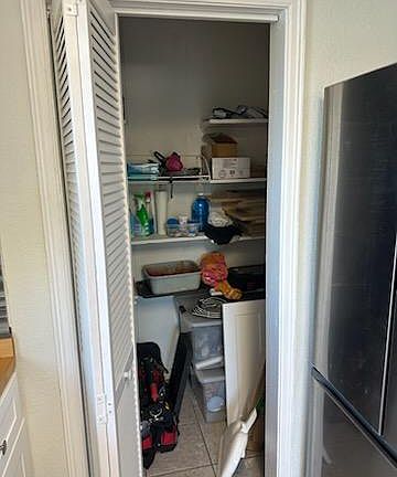 kitchen pantry size with plenty of shelving