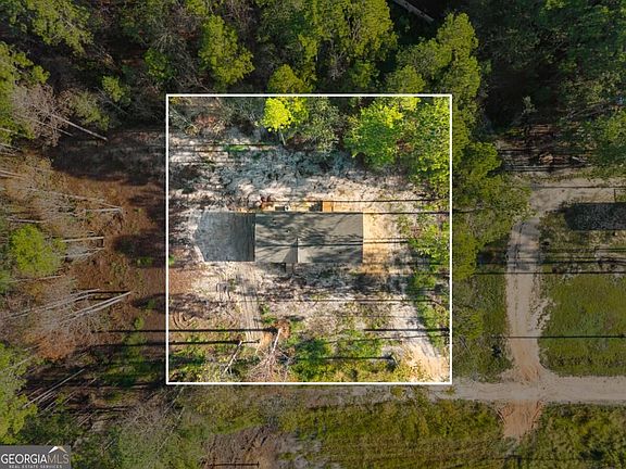 4th image of 204 Hart Rd