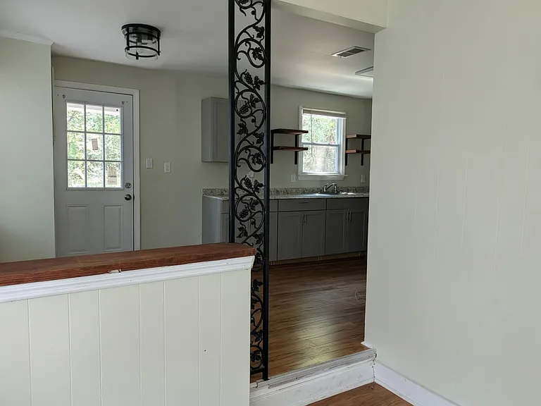 906 Central Ave — Photo 4
