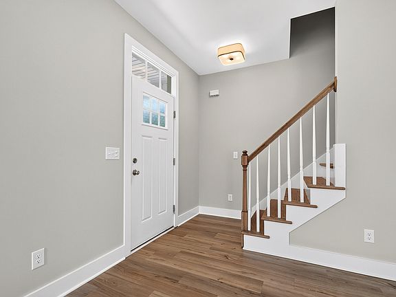 5th image of 101 Averly Ct