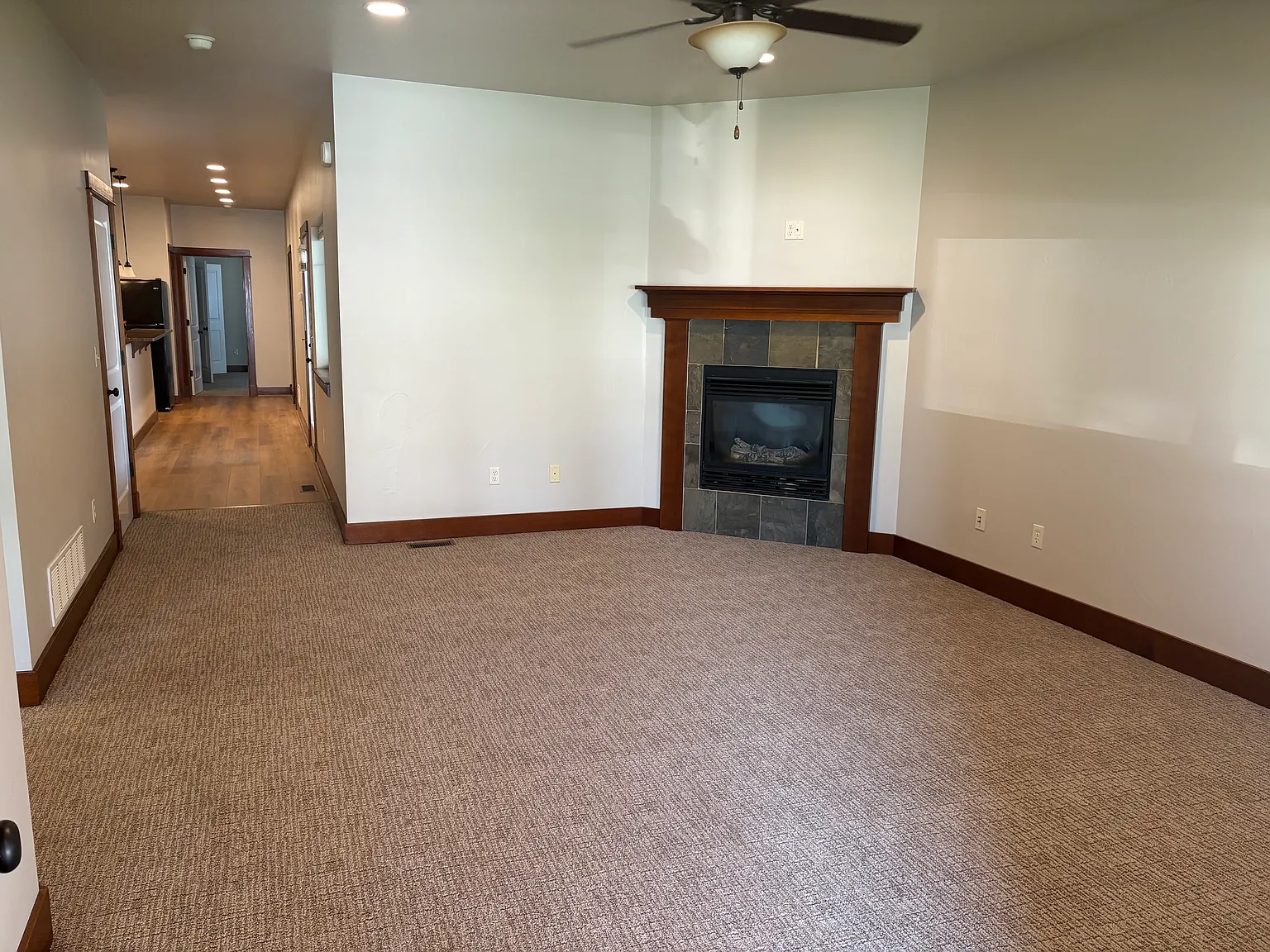 3 bed, 1460 sqft, $2,850 — Photo 4