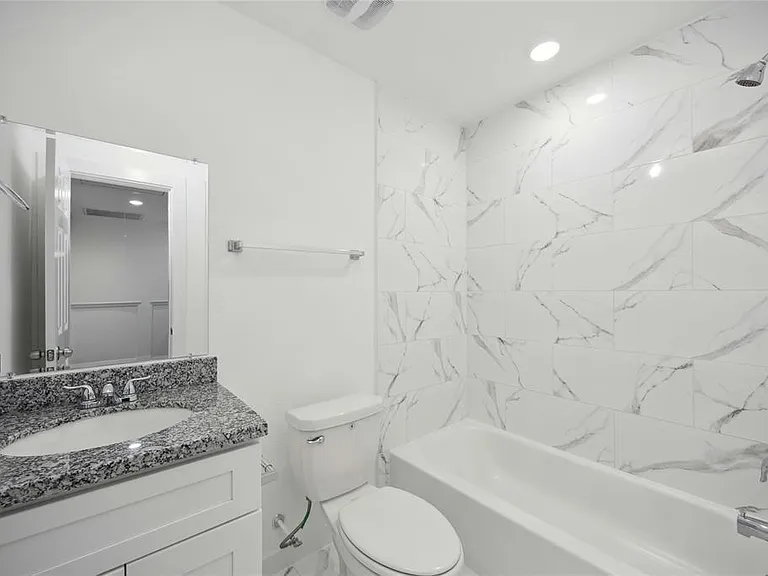 1056 N Lane Cir #A — Photo 7