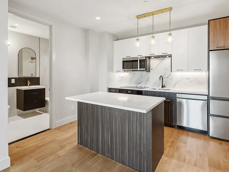 1890 Pelham Pkwy S #7C — Photo 6