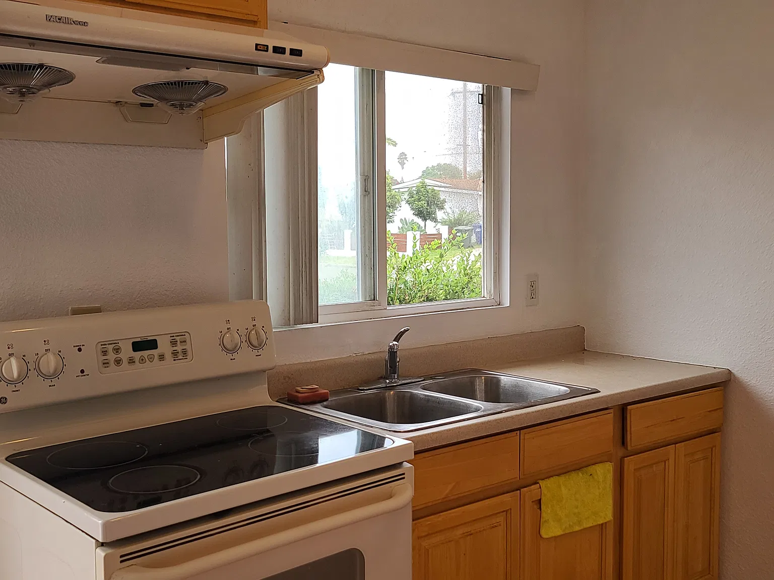 1 bed, 350 sqft, $1,200 — Photo 4