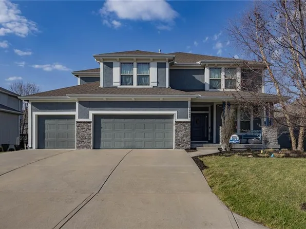 18988 W 165th St, Olathe, KS 66062