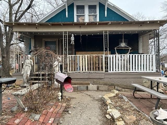 1st image of 1915 S Evanston Ave
