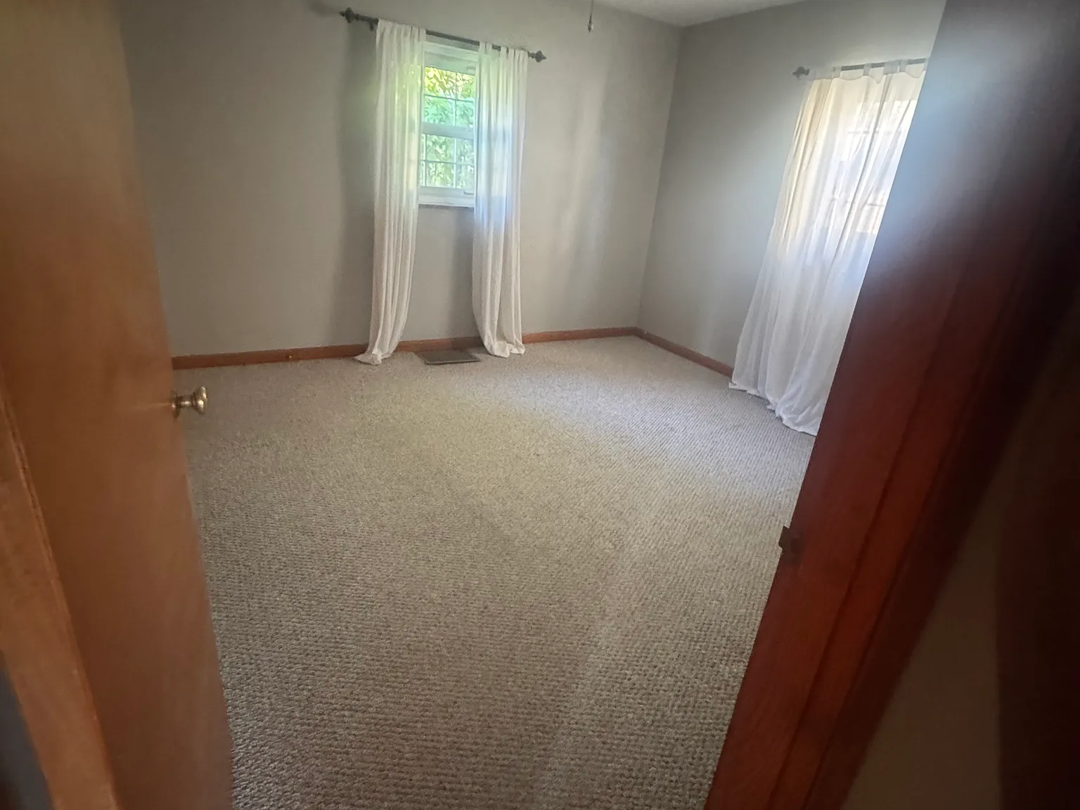2 bed, 972 sqft, $1,000 — Photo 4