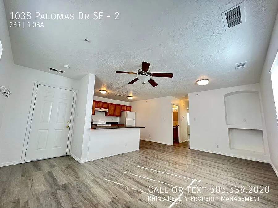 Lovely 2 Bedroom, 1 Bath In The SE! — Photo 2