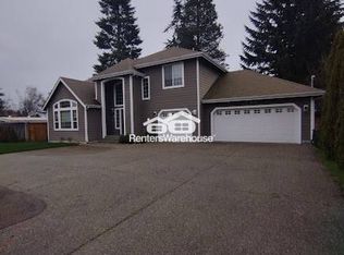 469 SW 122nd St, Burien, WA 98146