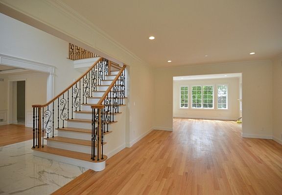 5th image of 24 Greenway