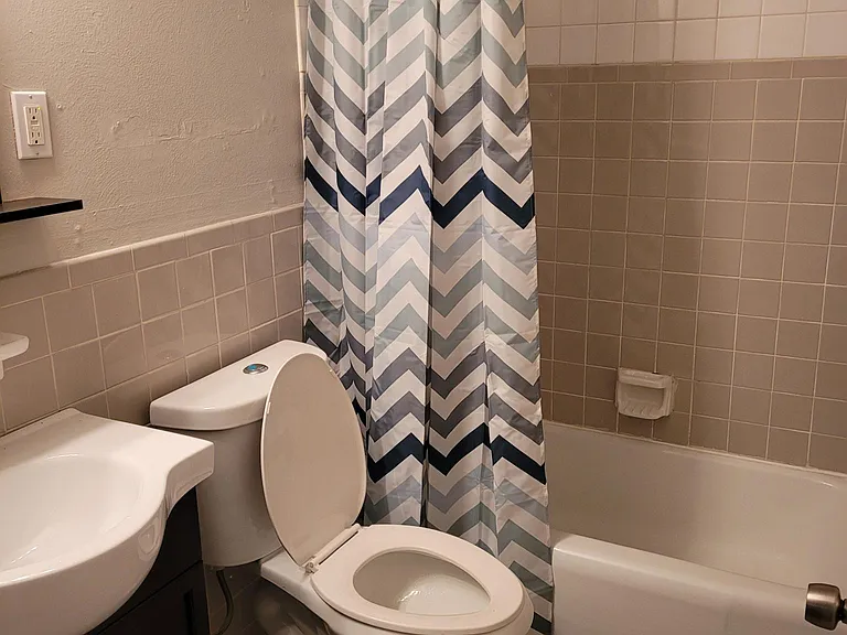 Maplewood Square Apartments — Photo 10