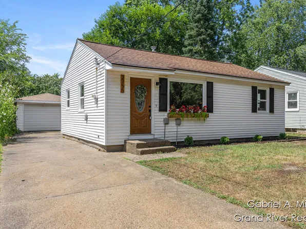 3755 Raven Ave SW, Wyoming, MI 49509